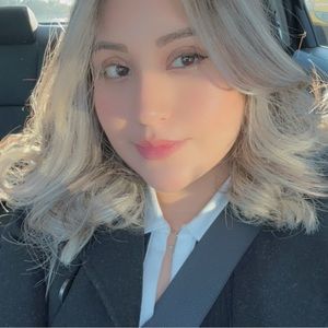 Meet your Posher, Abigail